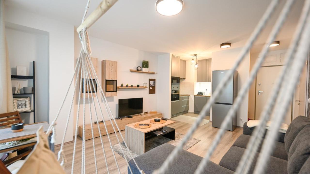 West Park Residence Apartment Budapest Exteriör bild